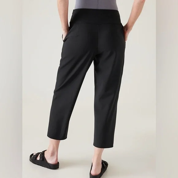 Athleta Stellar Wide Crop - Picture 2 of 9